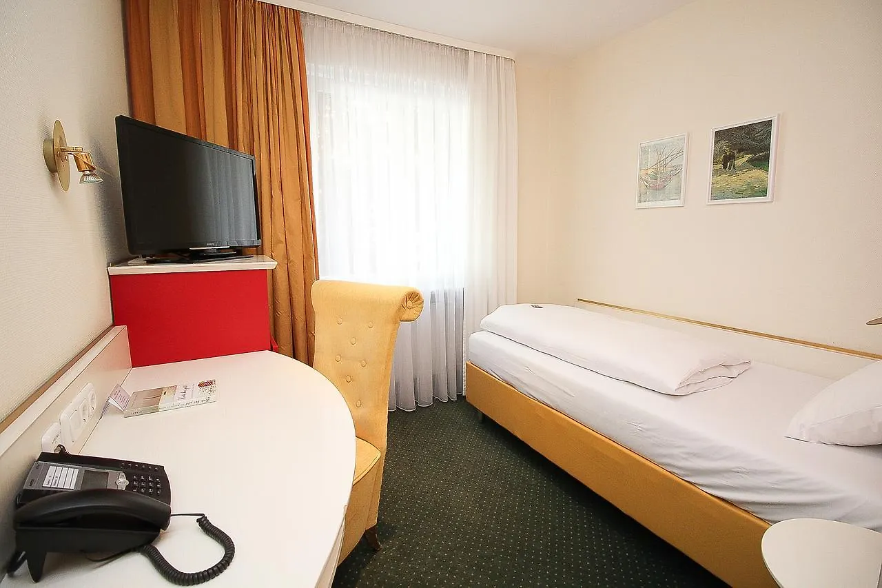 Hotel Leopold Мюнхен