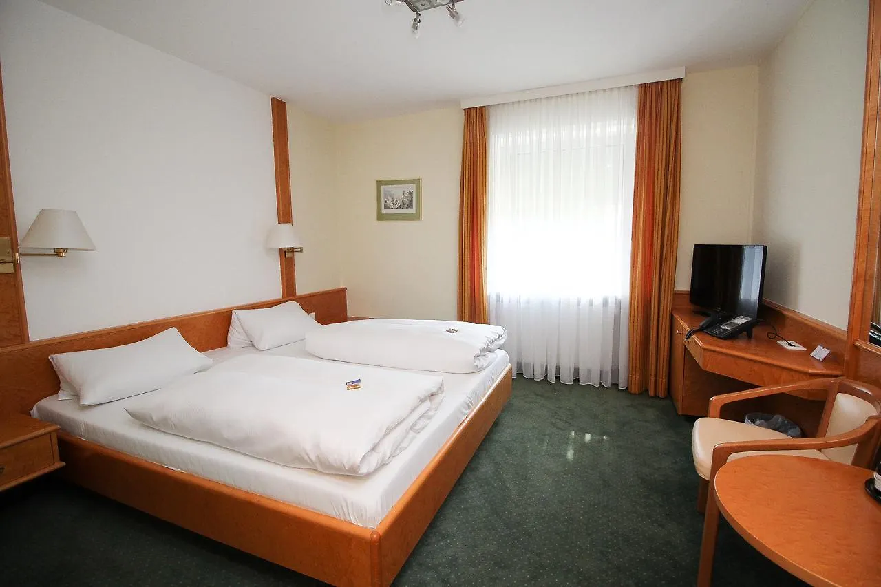 Hotel Leopold Мюнхен