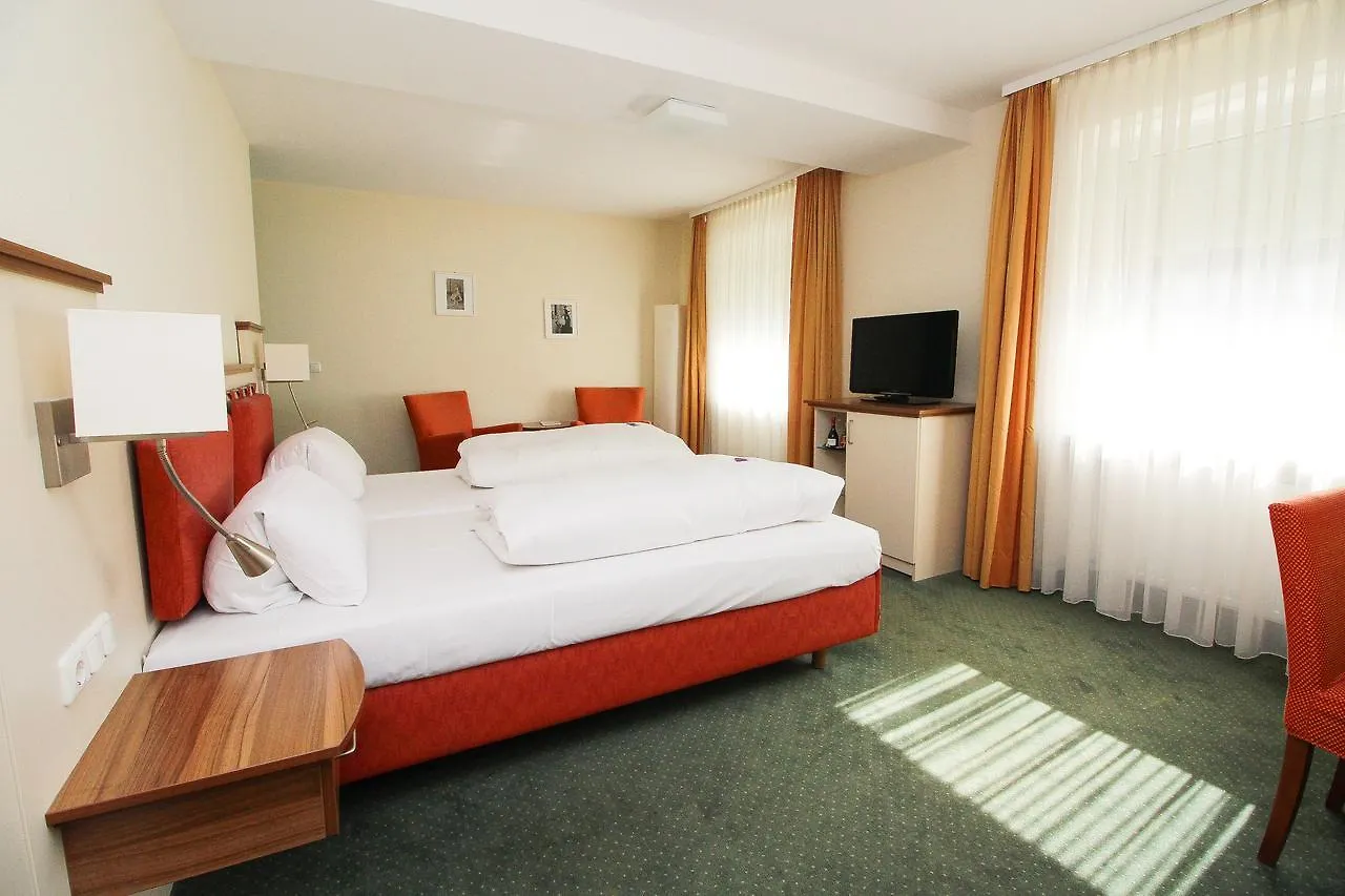 Hotel Leopold Мюнхен
