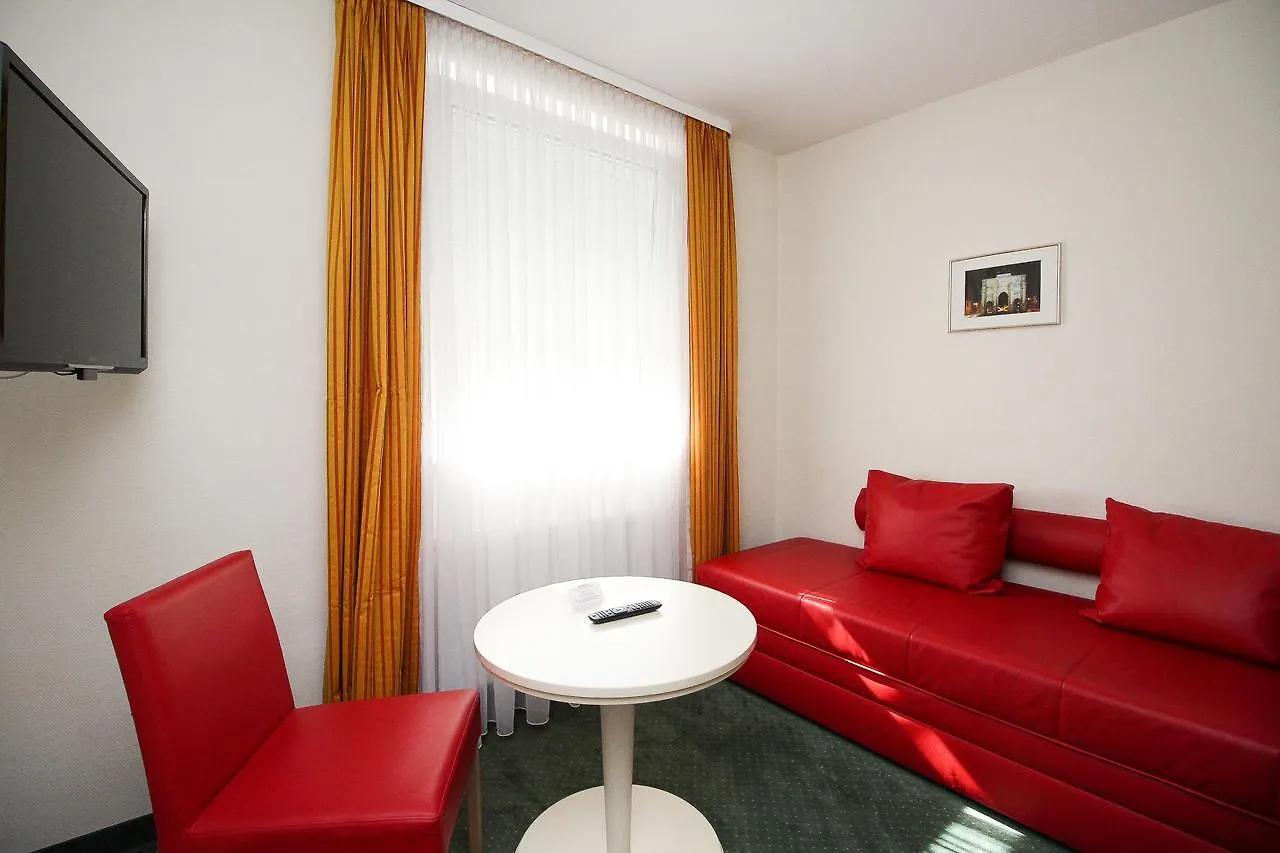 Hotel Leopold Мюнхен 3*,